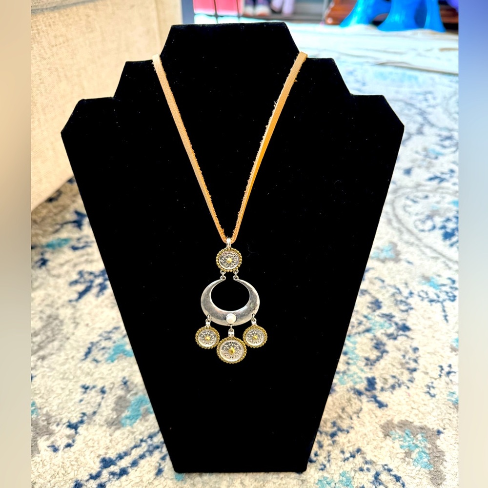 Lucky brand silver and pleather pendant necklace